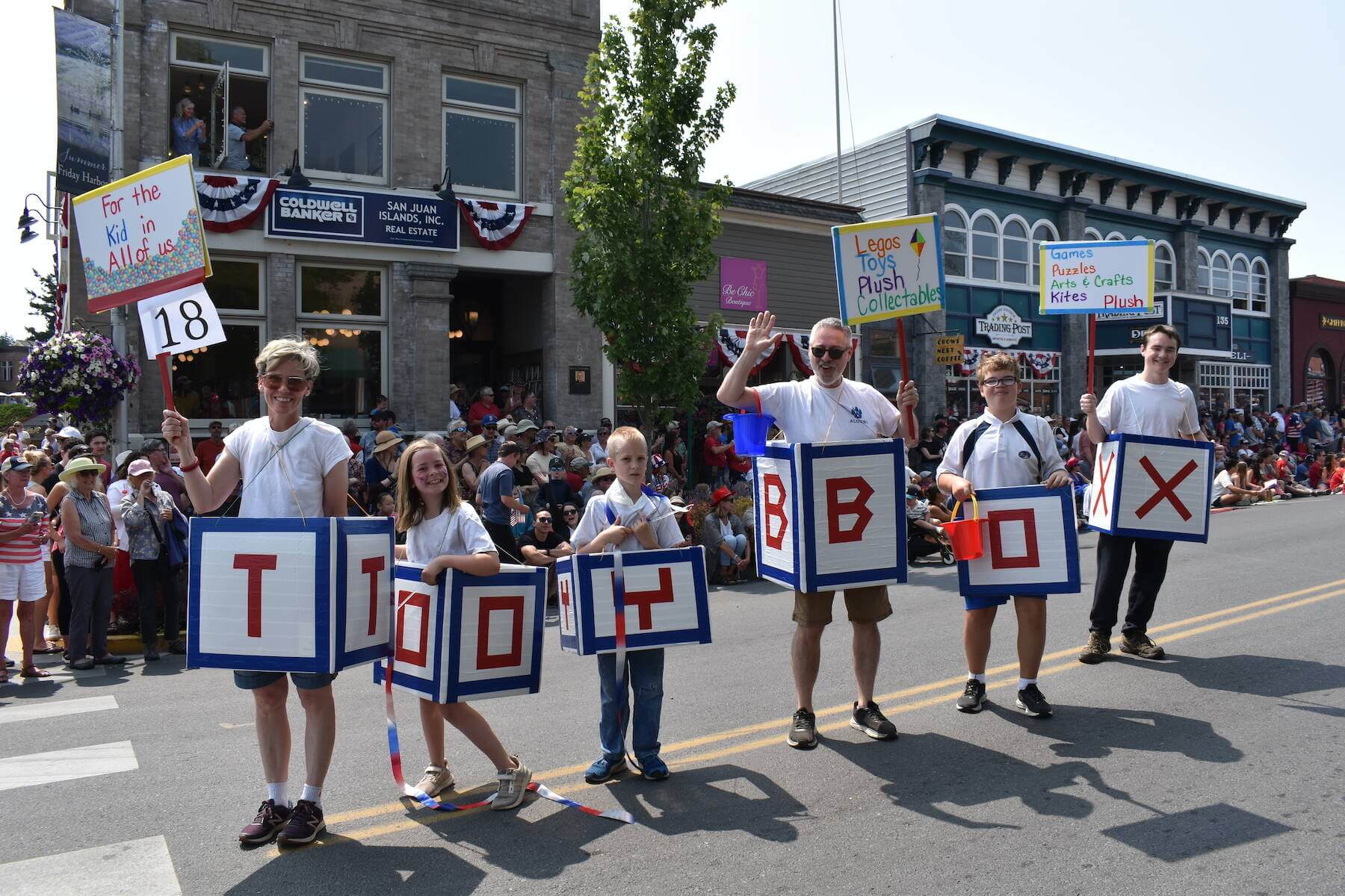 San Juan 4th of July Parade - Toy Box
